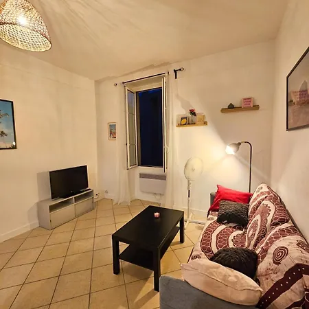Apartment 2 Bedrooms In - *