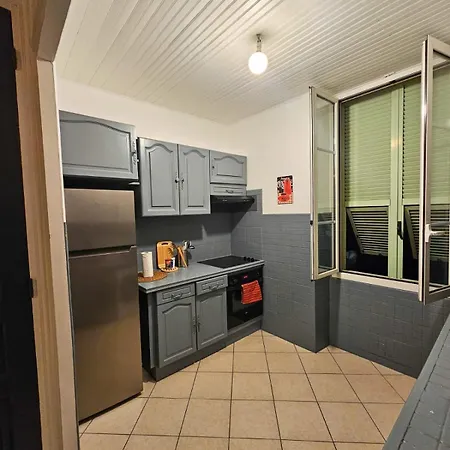 2 Bedrooms In - Apartment